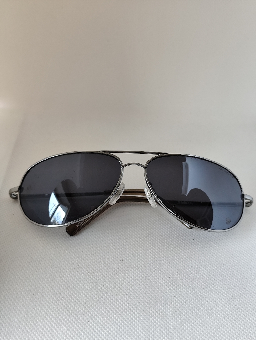 4/$50⭐️Dickies Classic Aviator Sunglasses Silver Frame with Dark Gray Lenses